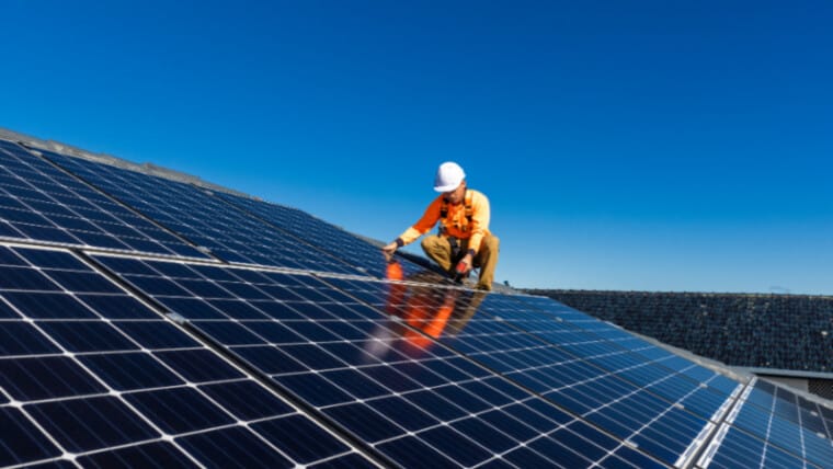 Advantages of Using Solar Panels for Security Systems